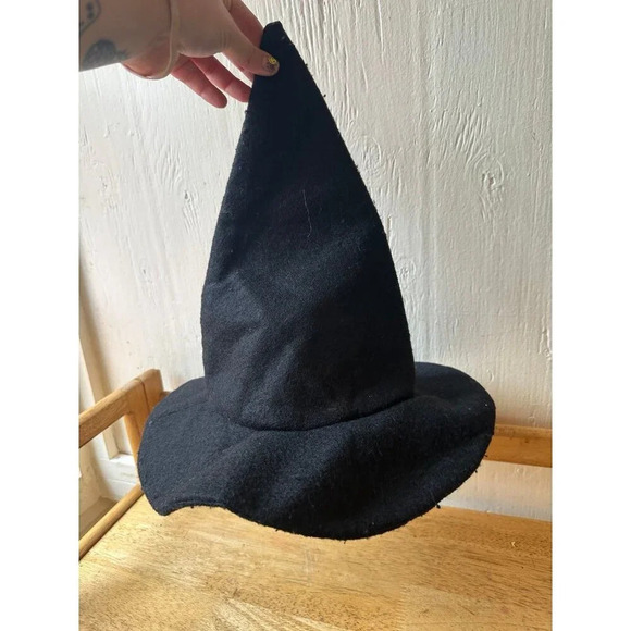 Women’s black felt witch hat - Picture 1 of 7
